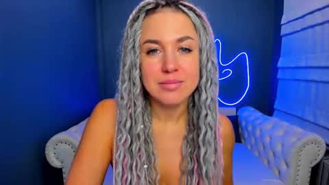 Snapshot of roxy_mars chatting on 6, 10, 2025 Roxy online show from 6, 10, 2025