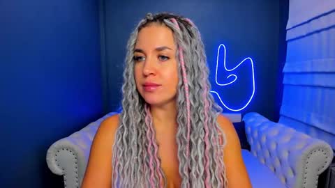 Snapshot of roxy_mars chatting on 7, 10, 2025 Roxy online show from 7, 10, 2025