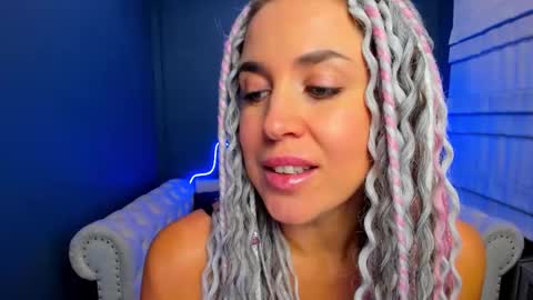 Snapshot of roxy_mars chatting on 17, 10, 2025 Roxy online show from 17, 10, 2025