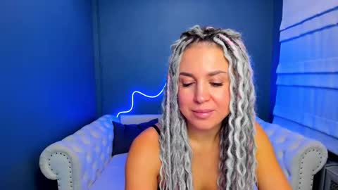 Snapshot of roxy_mars chatting on 28, 10, 2025 Roxy online show from 28, 10, 2025