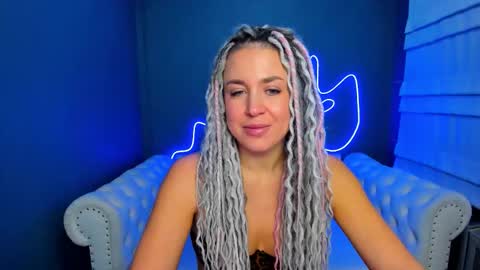 Snapshot of roxy_mars chatting on 4, 11, 2025 Roxy online show from 4, 11, 2025