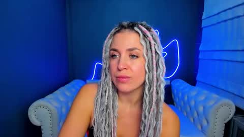 Snapshot of roxy_mars chatting on 5, 11, 2025 Roxy online show from 5, 11, 2025