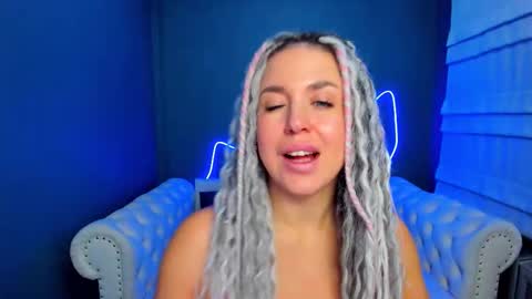 Snapshot of roxy_mars chatting on 7, 11, 2025 Roxy online show from 7, 11, 2025