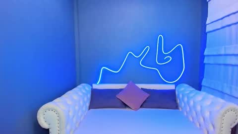 Snapshot of roxy_mars chatting on 23, 11, 2025 Roxy online show from 23, 11, 2025