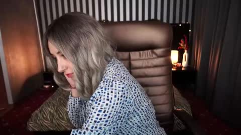 roxy_rayy online show from 1, 1, 2025