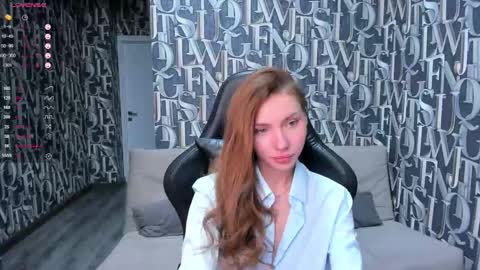 Snapshot of roxy_the_daedevill chatting on 18, 12, 2024 roxy_the_daedevill online show from 18, 12, 2024