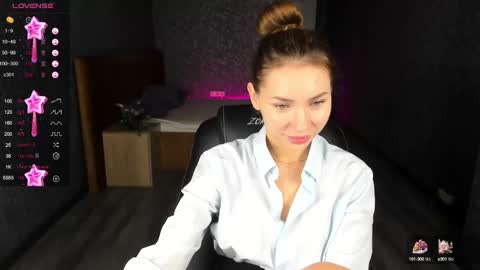 Snapshot of roxy_the_daedevill chatting on 24, 12, 2024 roxy_the_daedevill online show from 24, 12, 2024