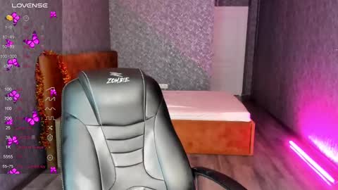 Snapshot of roxy_the_daedevill chatting on 30, 12, 2024 roxy_the_daedevill online show from 30, 12, 2024