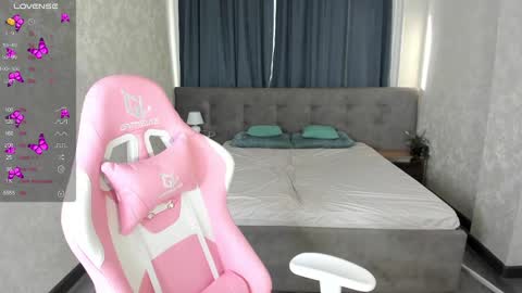 Snapshot of roxy_the_daedevill chatting on 14, 1, 2025 roxy_the_daedevill online show from 14, 1, 2025