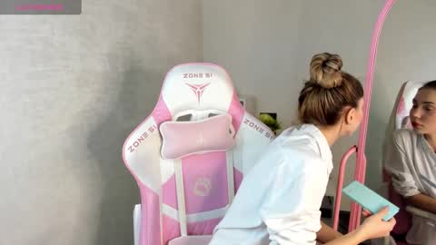 Snapshot of roxy_the_daedevill chatting on 22, 1, 2025 roxy_the_daedevill online show from 22, 1, 2025