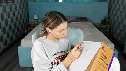 Snapshot of roxy_the_daedevill chatting on 6, 2, 2025 roxy_the_daedevill online show from 6, 2, 2025