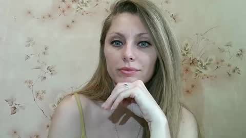 roxyfox18x01 online show from 15, 2, 2026