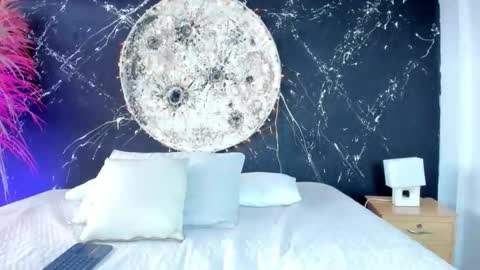 Roxy  online show from 2, 12, 2025