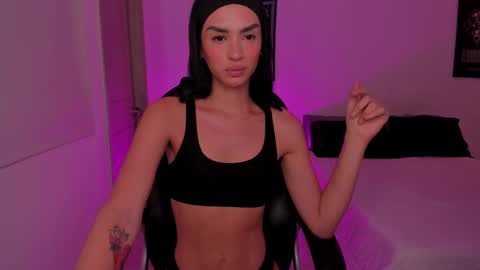 Snapshot of roxyy_x chatting on 27, 2, 2025 val online show from 27, 2, 2025