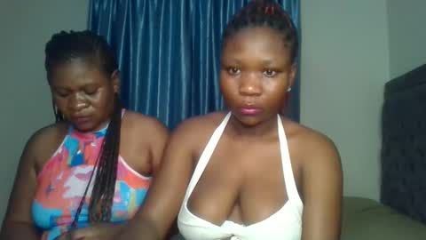 Snapshot of royal_goddes chatting on 17, 10, 2025 goddes online show from 17, 10, 2025