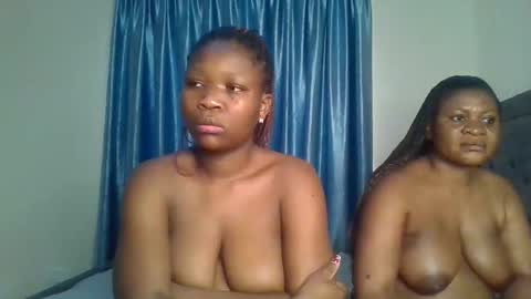 Snapshot of royal_goddes chatting on 22, 10, 2025 goddes online show from 22, 10, 2025