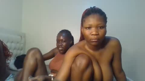 Snapshot of royal_goddes chatting on 1, 11, 2025 goddes online show from 1, 11, 2025