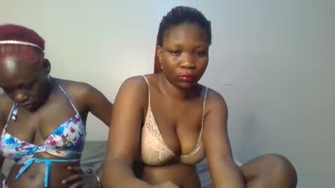 Snapshot of royal_goddes chatting on 6, 11, 2025 goddes online show from 6, 11, 2025