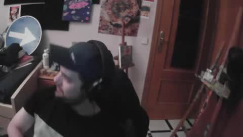 Snapshot of royer04 chatting on 24, 10, 2025 royer04 online show from 24, 10, 2025