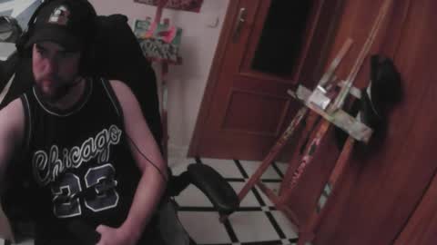 Snapshot of royer04 chatting on 23, 11, 2025 royer04 online show from 23, 11, 2025