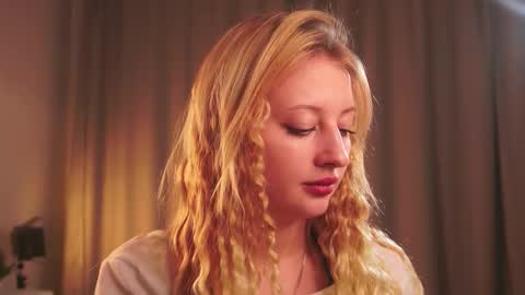 Mila online show from 10, 10, 2025