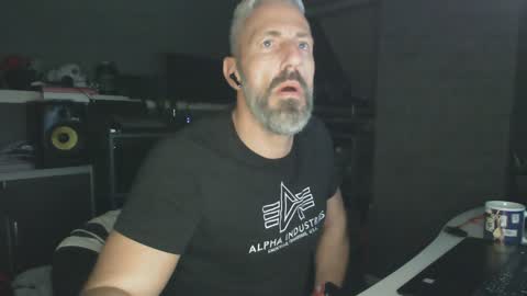 Snapshot of ruffi77 chatting on 7, 1, 2025 Chico que rico Caliente online show from 7, 1, 2025