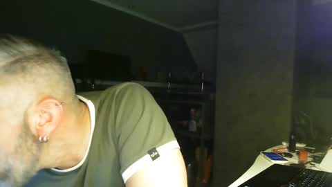 Snapshot of ruffi77 chatting on 24, 2, 2025 Chico que rico Caliente online show from 24, 2, 2025