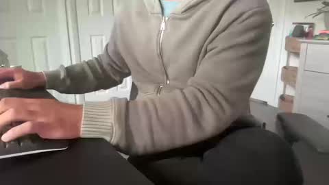 Snapshot of rungriff2323 chatting on 15, 10, 2025 rungriff2323 online show from 15, 10, 2025