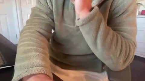 Snapshot of rungriff2323 chatting on 23, 10, 2025 rungriff2323 online show from 23, 10, 2025