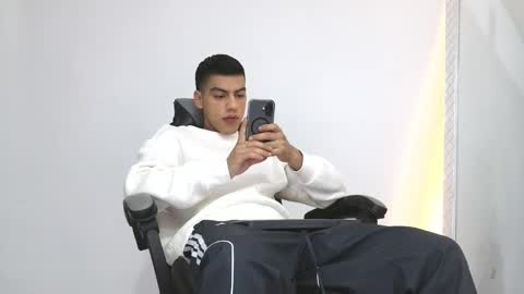  R U S S E L L  online show from 7, 11, 2025