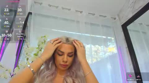 Snapshot of russian_ava chatting on 24, 9, 2025 Ava online show from 24, 9, 2025