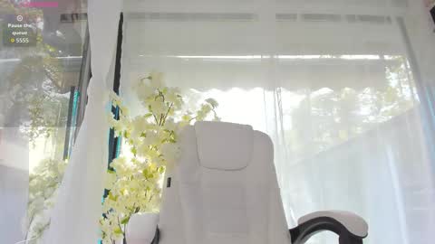 Snapshot of russian_ava chatting on 15, 10, 2025 Ava online show from 15, 10, 2025