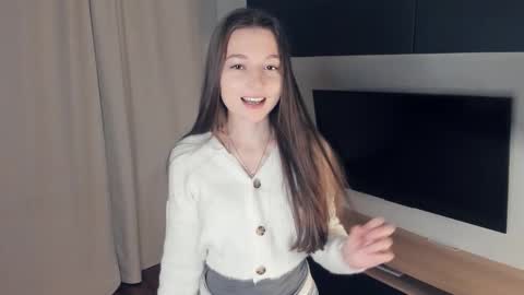 Snapshot of ruthannskeans chatting on 28, 11, 2025 Maia online show from 28, 11, 2025