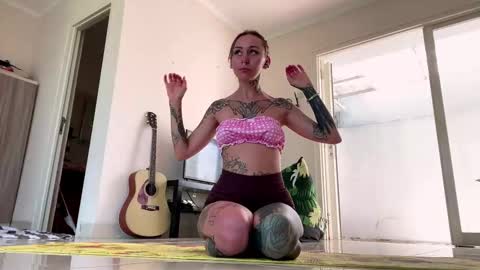 Ayza online show from 12, 3, 2026