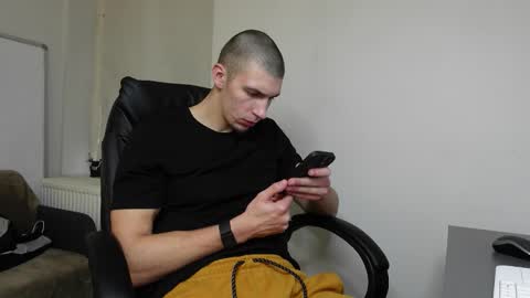 Snapshot of ryan_dozer chatting on 6, 11, 2025 RYAN DOZER online show from 6, 11, 2025