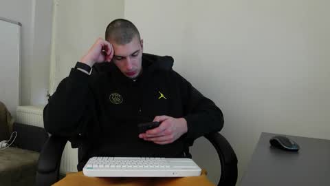 Snapshot of ryan_dozer chatting on 8, 11, 2025 RYAN DOZER online show from 8, 11, 2025