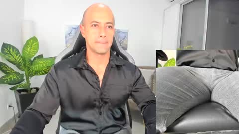 Snapshot of ryan_master_ chatting on 7, 1, 2025 ryan_master_ online show from 7, 1, 2025