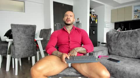 Snapshot of ryanjhonston chatting on 6, 4, 2026 Ryan online show from 6, 4, 2026