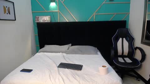 RyanPricee online show from 15, 12, 2024