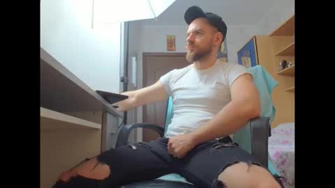 Ryanstone  online show from 13, 11, 2025