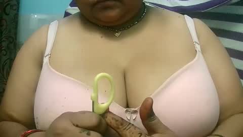 Snapshot of s03286 chatting on 9, 10, 2025 HotLovers online show from 9, 10, 2025