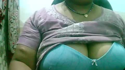 Snapshot of s03286 chatting on 15, 10, 2025 HotLovers online show from 15, 10, 2025