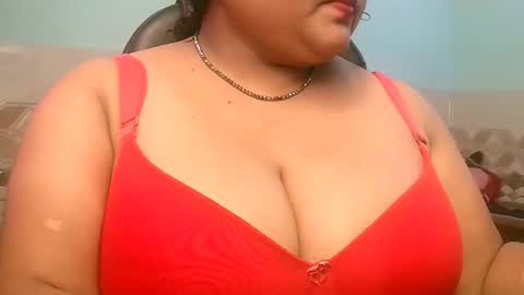 Snapshot of s03286 chatting on 24, 10, 2025 HotLovers online show from 24, 10, 2025