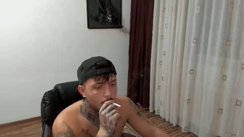 Snapshot of s1nmaster chatting on 19, 10, 2025 s1nmaster online show from 19, 10, 2025