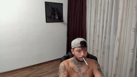 Snapshot of s1nmaster chatting on 5, 11, 2025 s1nmaster online show from 5, 11, 2025