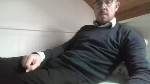 Snapshot of s_i_q chatting on 17, 11, 2025 s_i_q online show from 17, 11, 2025