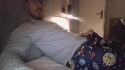 Snapshot of s_i_q chatting on 19, 11, 2025 s_i_q online show from 19, 11, 2025