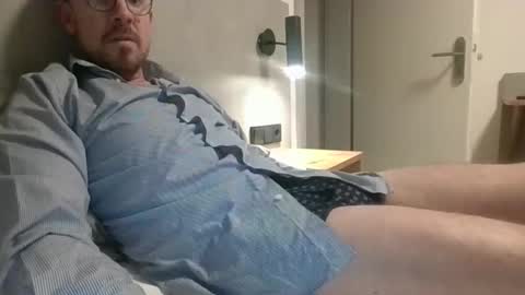 Snapshot of s_i_q chatting on 19, 11, 2025 s_i_q online show from 19, 11, 2025