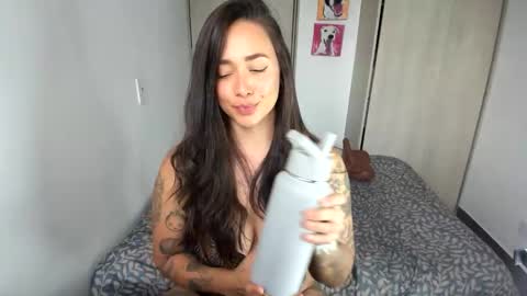 Snapshot of saarah_brownn chatting on 24, 11, 2025 Sara online show from 24, 11, 2025