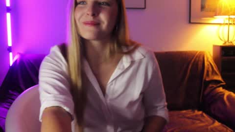 Sabrina  online show from 23, 9, 2025